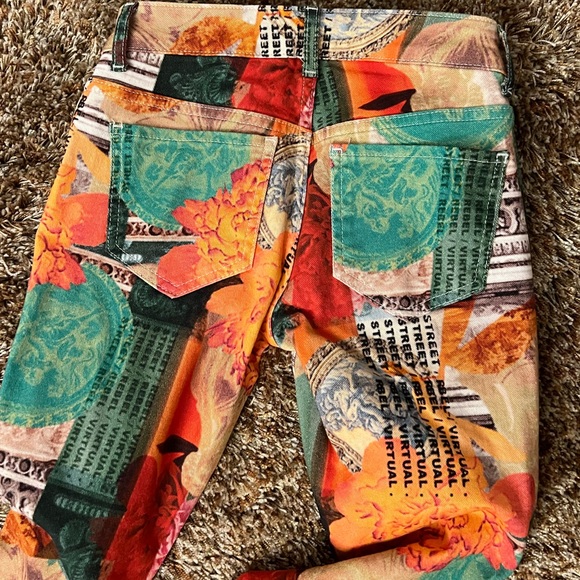 flare jeans renaissance print - Picture 8 of 9